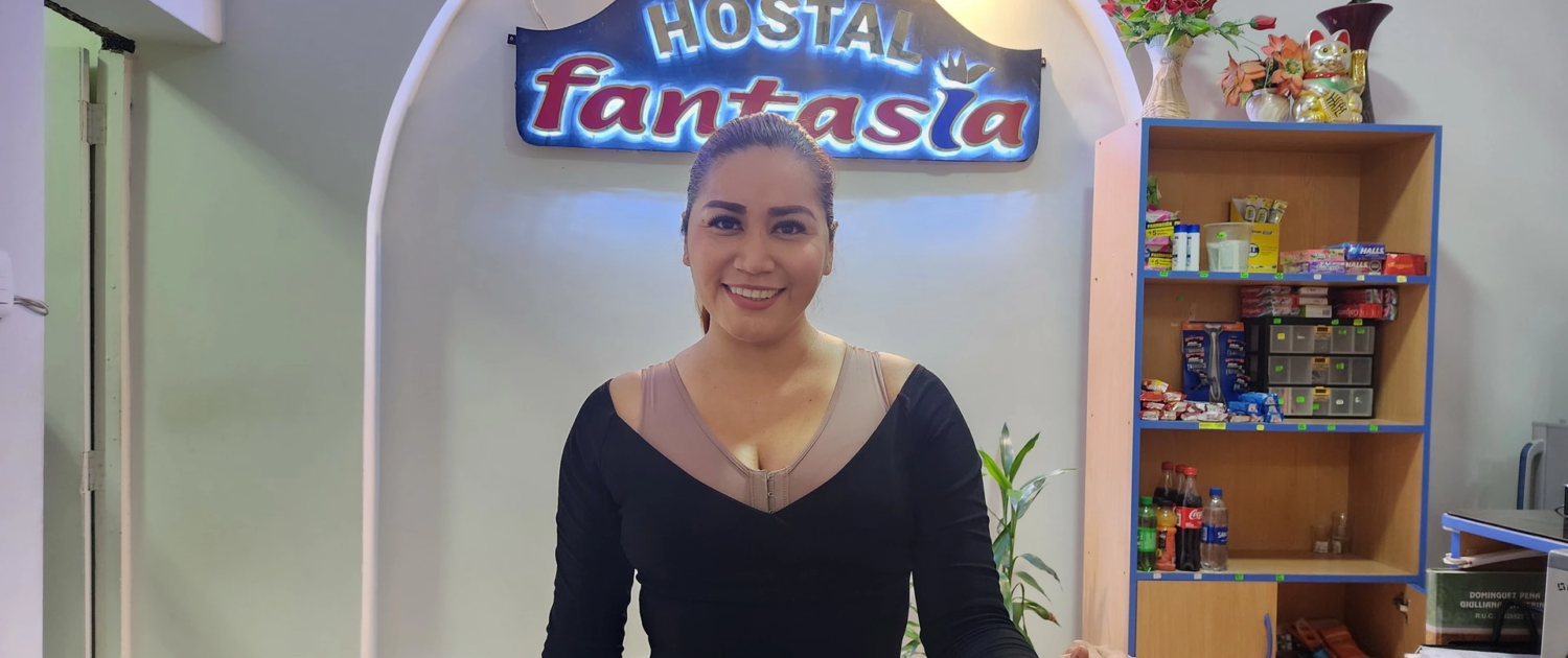Recepción de Hostal Fantasía en Tumbes