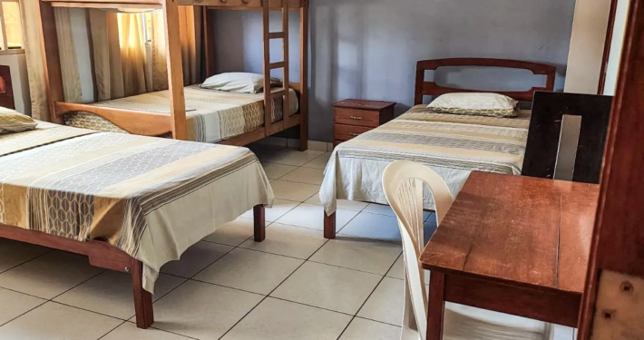 Habitación cuádruple en Hostal Fantasía